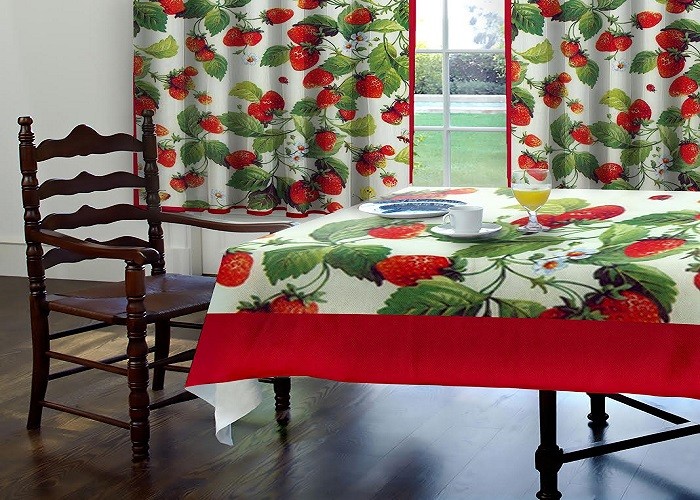 Комплект штор Ягоды печать 150*150 (2)